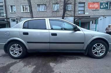 Седан Opel Astra 2005 в 