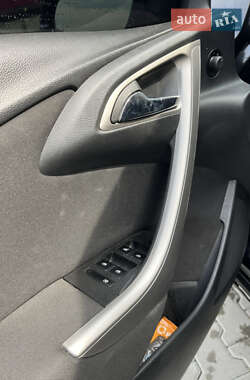 Универсал Opel Astra 2011 в 