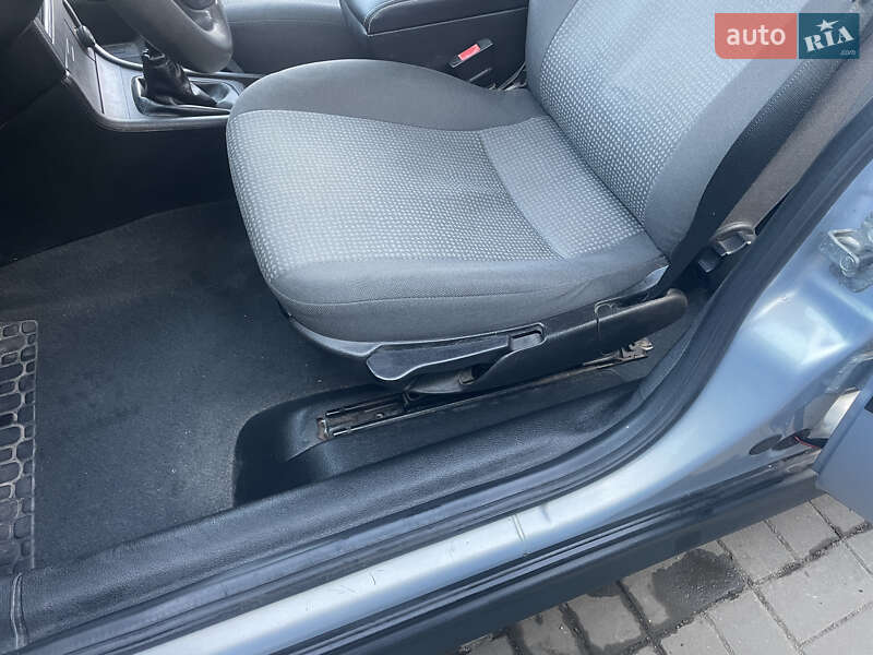 Седан Opel Astra 2005 в Новомосковську