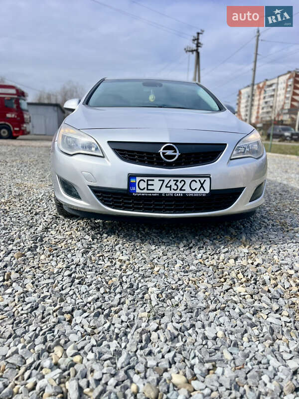 Хэтчбек Opel Astra 2010 в Черновцах