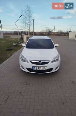 Opel Astra 2011