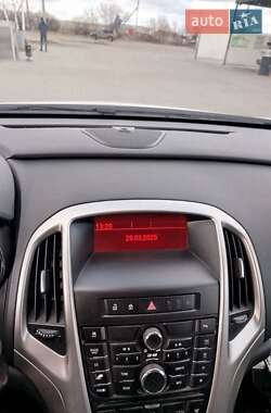 Універсал Opel Astra 2011 в 