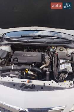 Універсал Opel Astra 2011 в 