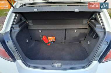 Хэтчбек Opel Astra 2012 в 