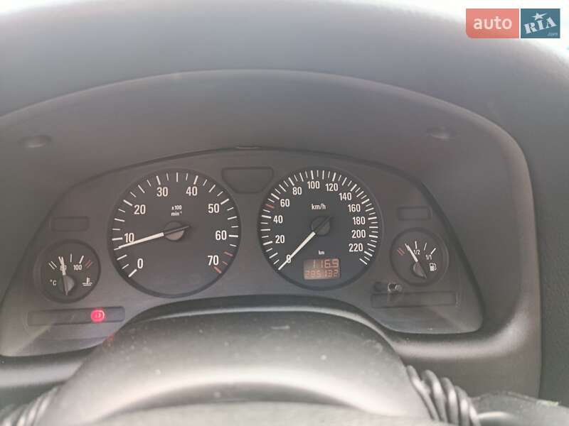 Седан Opel Astra 2006 в Киеве