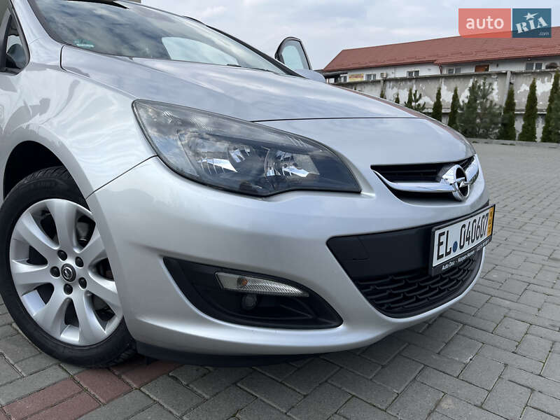 Універсал Opel Astra 2014 в Золочеві
