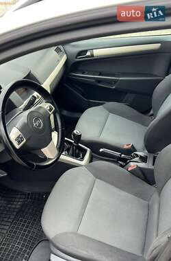 Универсал Opel Astra 2007 в 