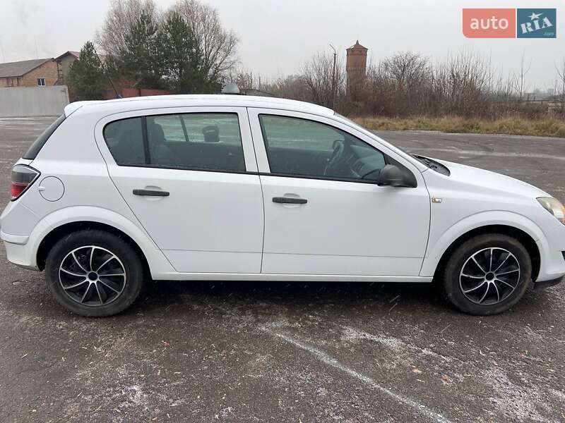 Хэтчбек Opel Astra 2009 в Здолбунове