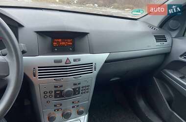 Хэтчбек Opel Astra 2009 в 