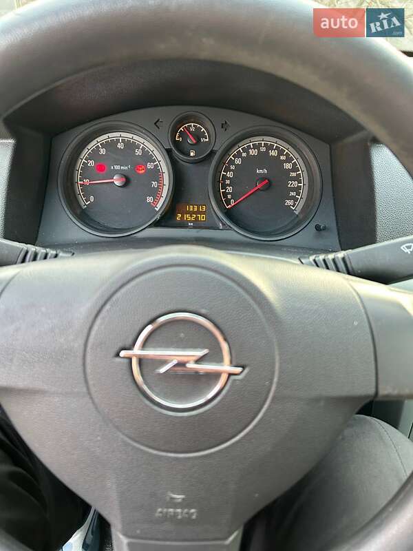 Хэтчбек Opel Astra 2009 в Здолбунове