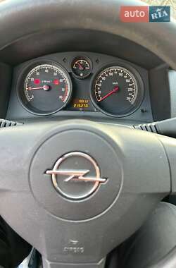 Хэтчбек Opel Astra 2009 в 