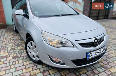Універсал Opel Astra 2011 в 