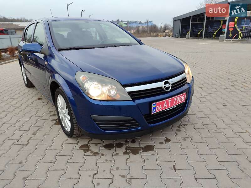 Хэтчбек Opel Astra 2006 в 