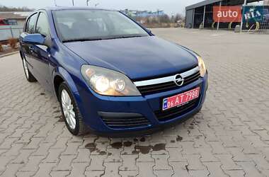 Хэтчбек Opel Astra 2006 в 
