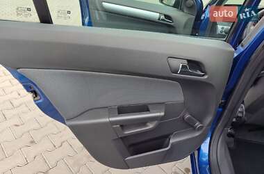 Хэтчбек Opel Astra 2006 в 