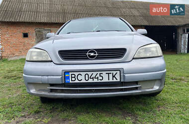 Хетчбек Opel Astra 2000 в 