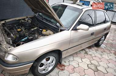 Хэтчбек Opel Astra 1997 в 