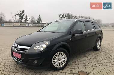 Универсал Opel Astra 2010 в Черновцах