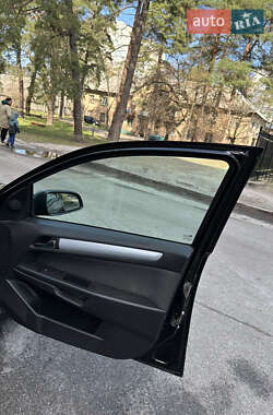 Универсал Opel Astra 2006 в 