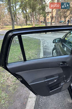 Универсал Opel Astra 2006 в 