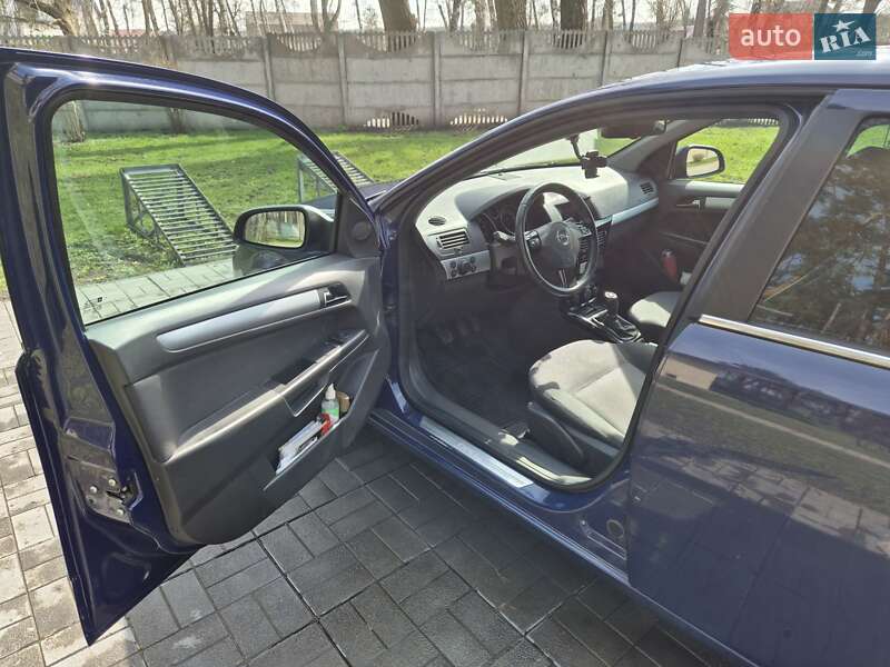 Універсал Opel Astra 2010 в Києві