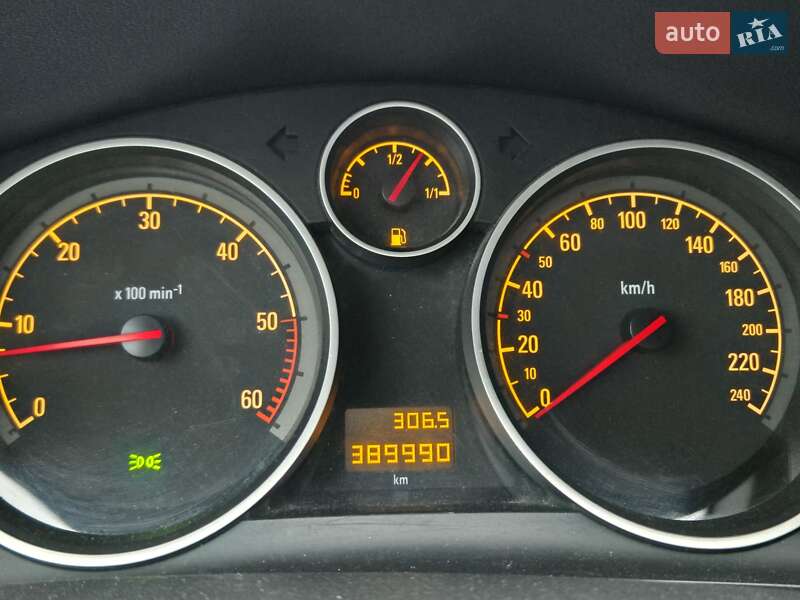 Універсал Opel Astra 2010 в Києві