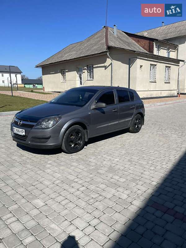 Хэтчбек Opel Astra 2006 в Львове