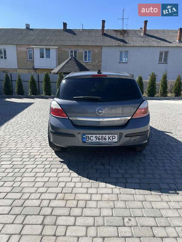 Хэтчбек Opel Astra 2006 в Львове