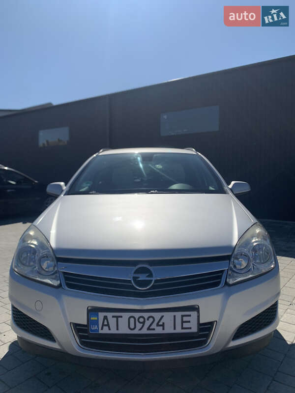 Универсал Opel Astra 2008 в Ивано-Франковске