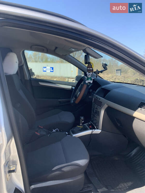 Универсал Opel Astra 2008 в Ивано-Франковске