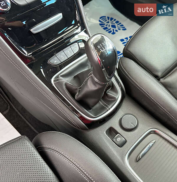 Универсал Opel Astra 2016 в Львове