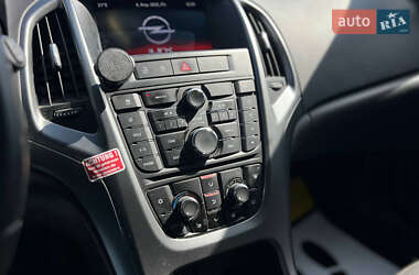 Універсал Opel Astra 2014 в 