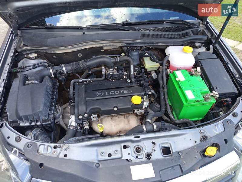 Хэтчбек Opel Astra 2006 в Львове