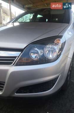 Opel Astra 2010 Opel Astra 2010
