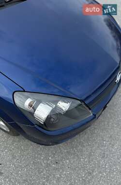 Хетчбек Opel Astra 2005 в 