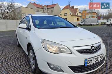 Універсал Opel Astra 2012 в 