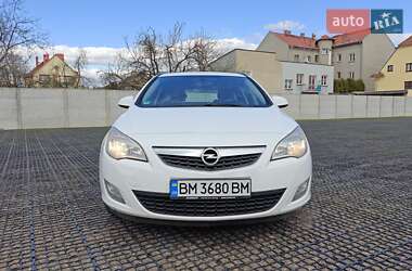 Універсал Opel Astra 2012 в 