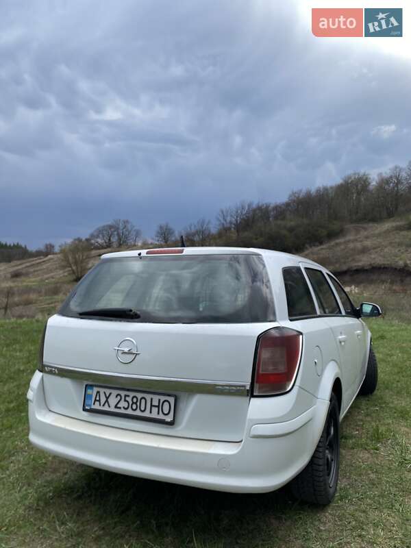 Универсал Opel Astra 2009 в Краснограде