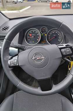 Универсал Opel Astra 2009 в 