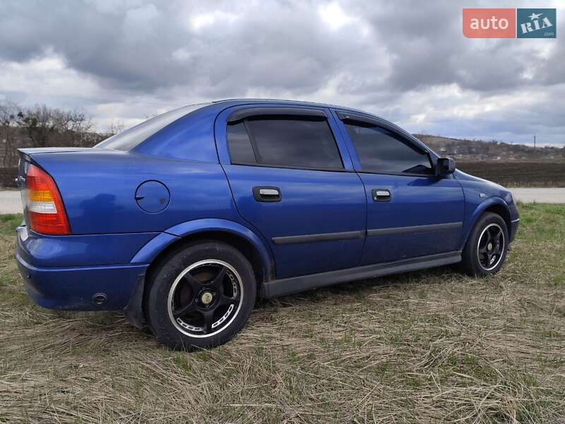 Седан Opel Astra 2008 в 