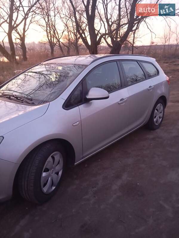 Універсал Opel Astra 2011 в Гайсину