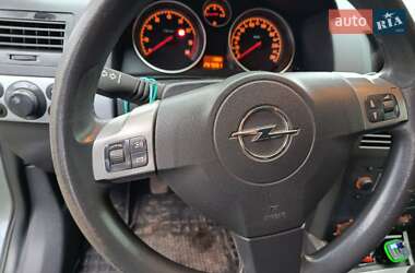 Універсал Opel Astra 2004 в 