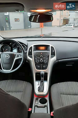 Универсал Opel Astra 2011 в 