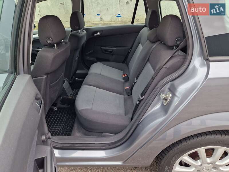 Універсал Opel Astra 2006 в Києві