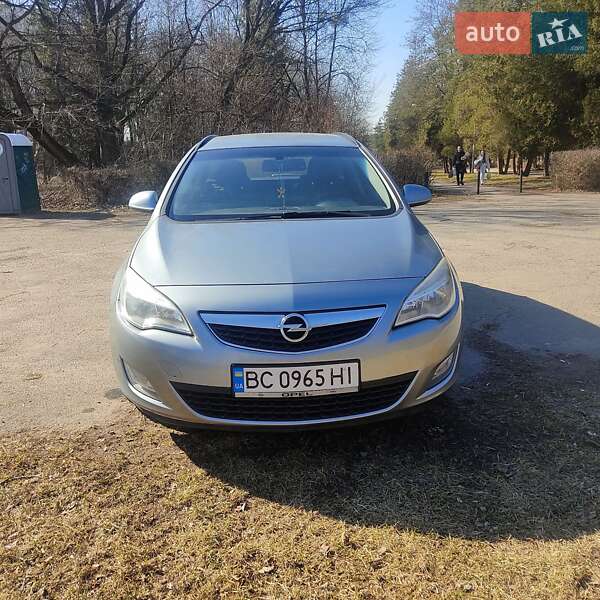 Opel Astra 2011