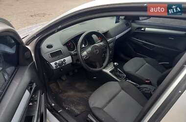 Универсал Opel Astra 2005 в 