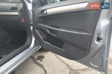 Хэтчбек Opel Astra 2008 в 