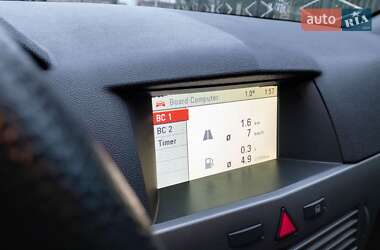 Хетчбек Opel Astra 2005 в 