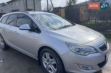 Opel Astra 2011 Opel Astra 2011