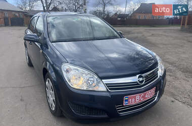 Хэтчбек Opel Astra 2008 в 
